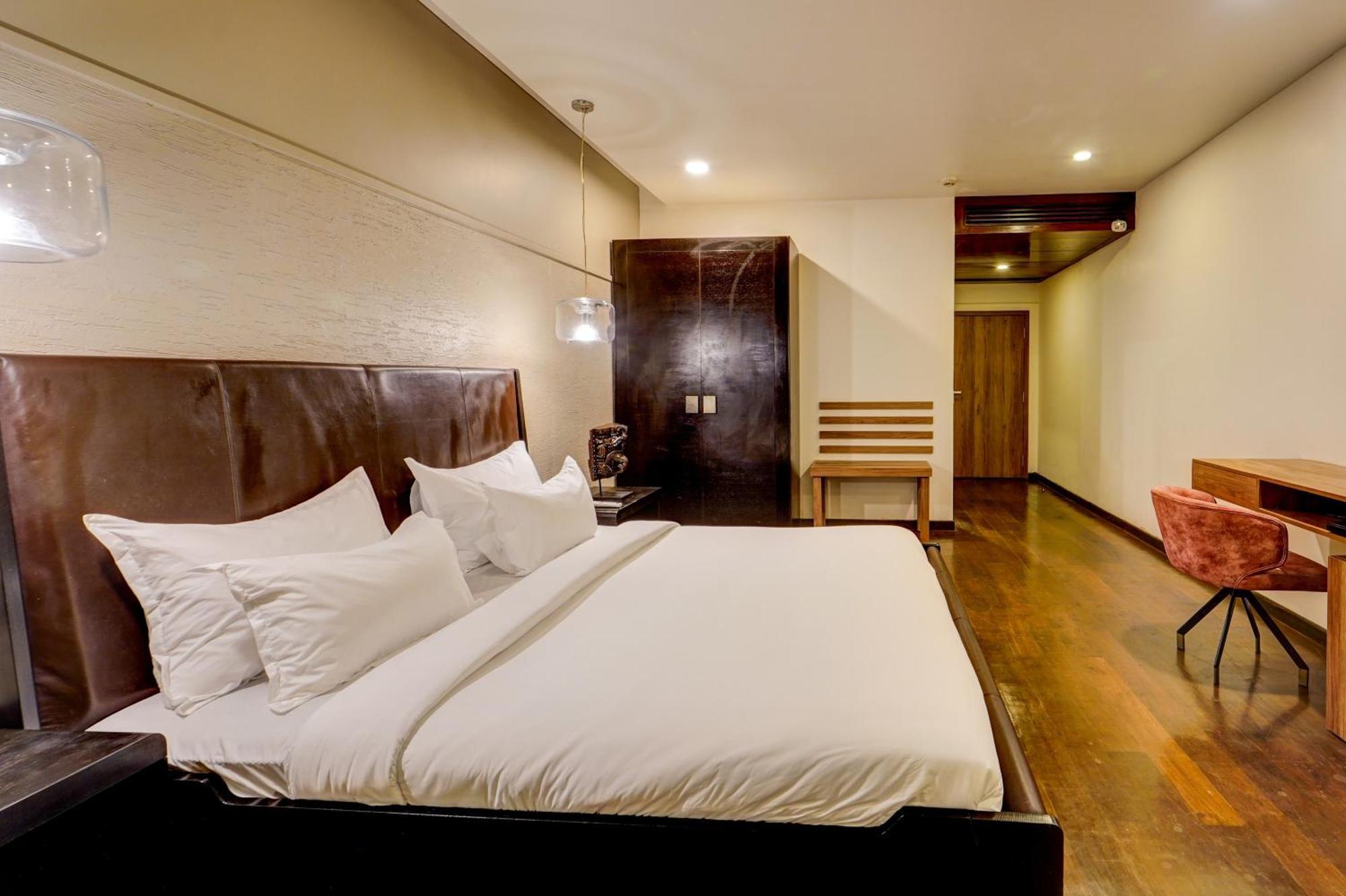 Palette - The Slate Hotel Nungambakkam Chennai Exterior photo